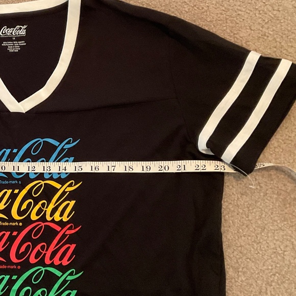 size XL (juniors 1X), bust is up to 46" inches, coca cola shirt, new condition - Picture 4 of 6